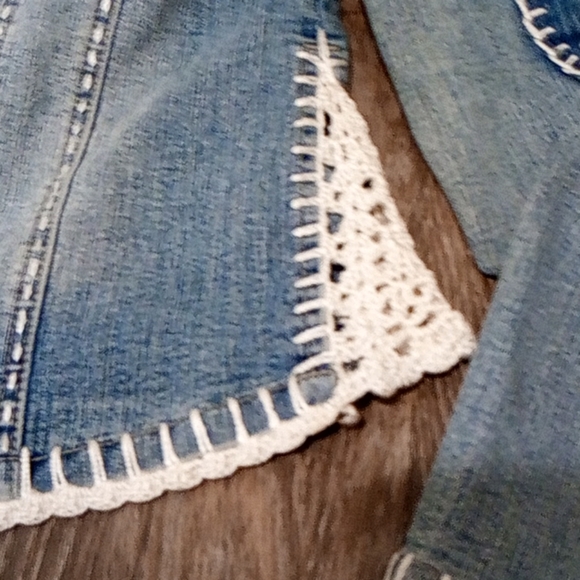 CrestJeans denim and Lace Large Vintage Jacket - Picture 2 of 8